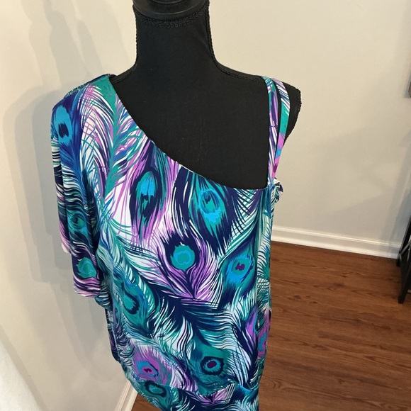 Colorful Abstract Print Top - Picture 2 of 8